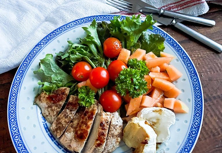 Kana-vuohenjuusto-salaatti