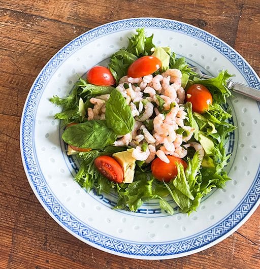 Marinoidut katkaravut ja avokado-vihersalaatti