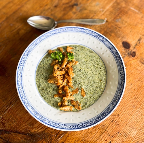 Nokkoskeitto herniksellä