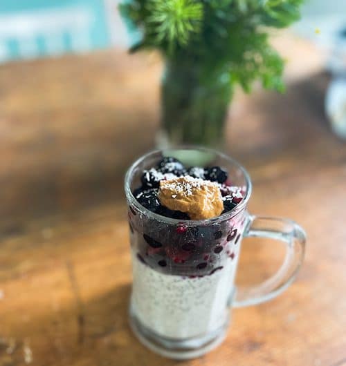 Jogurtti-chia-vanukas