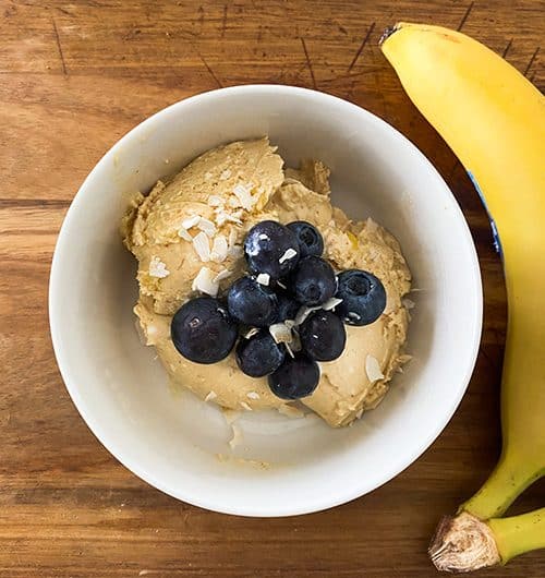 Mango-banaani-jäätelö