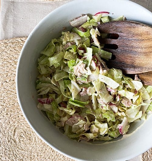 Tonnikala-kaalisalaatti