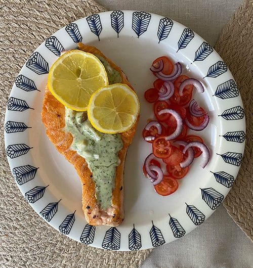 Lohta sitruunaisella kastikkeella