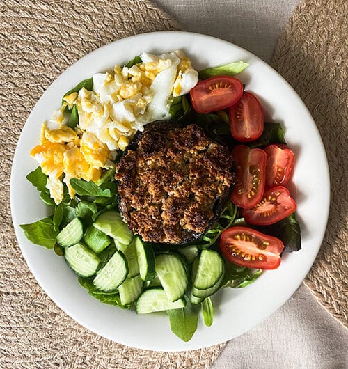 Portobello-sieniä salaattipedillä