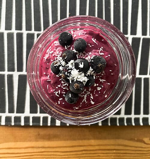 Mustaherukka-lakritsismoothie