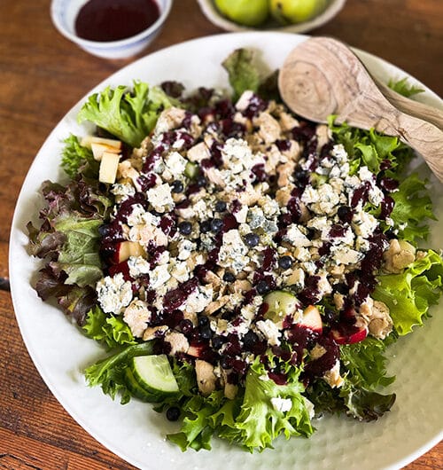 Mustikkainen kanasalaatti