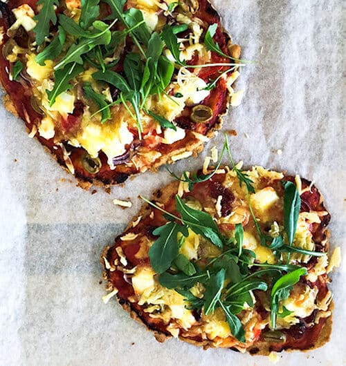 Pizza kikhernepohjalla