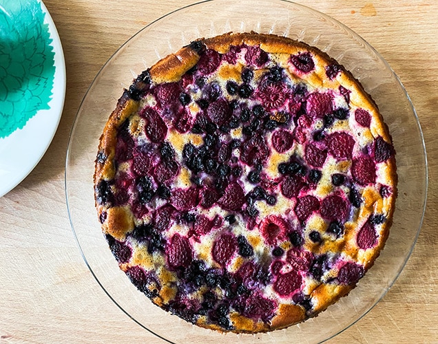 Mustaherukka-vadelmapiirakka