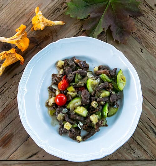 Sienipaistos suikalelihalla