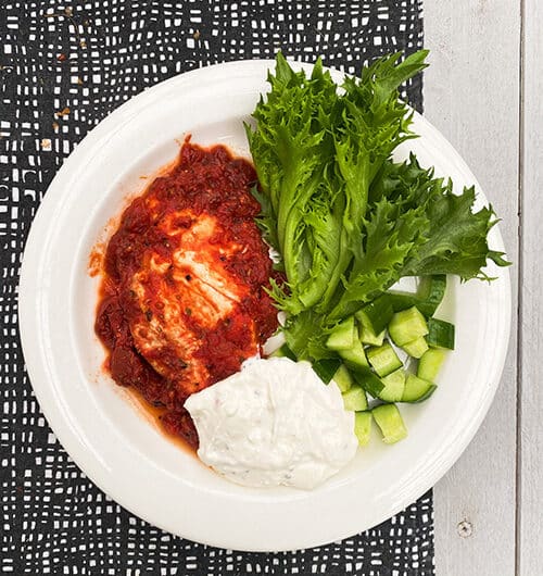 Tomaattikanaa ja fetakastiketta