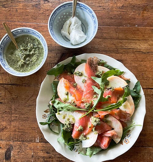 Graavilohta ja kapriskastiketta omenoilla