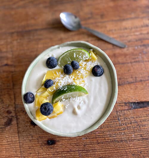 Mango-kookossmoothiekulho