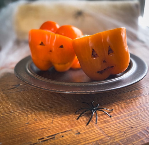 Täytetyt halloween-paprikat