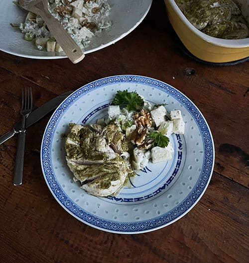 Waldorffin salaatti ja kanaa