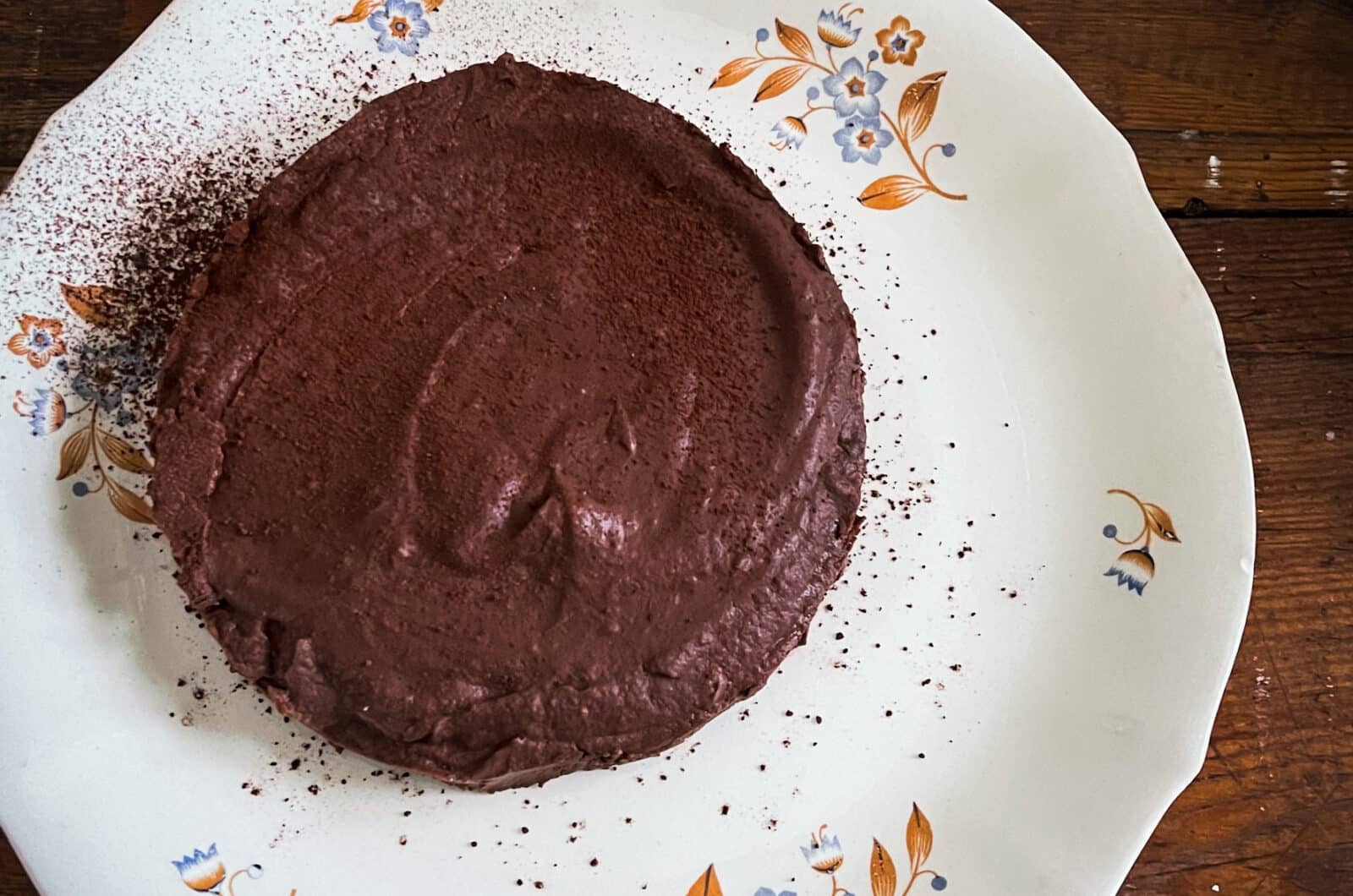 Omenainen suklaakakku