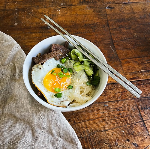 Bibimbap eli korealainen lihakulho