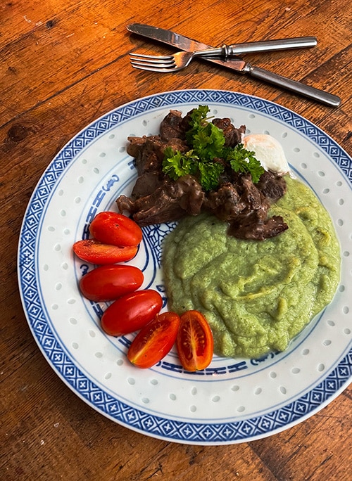 Härkäruukku ja kaalipyree