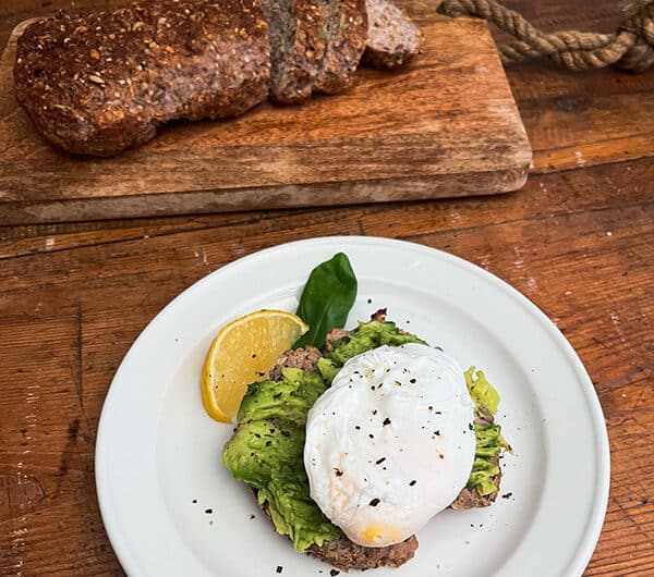 Avokado toast eli avokadoleipä