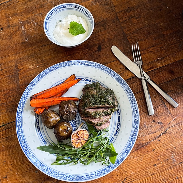 Yrttilammas ja sitruunakasvikset