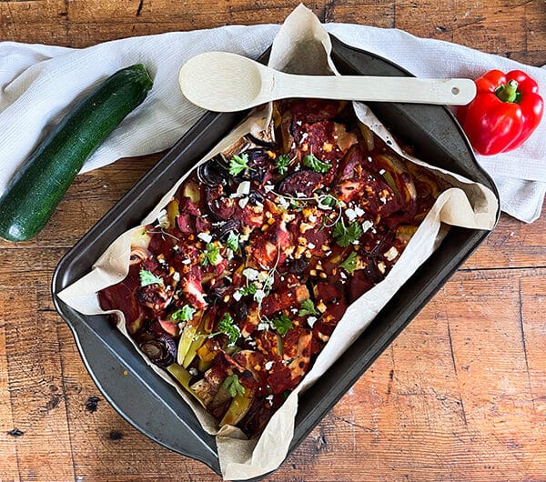 Kreikkalainen kasvispaistos kanalla