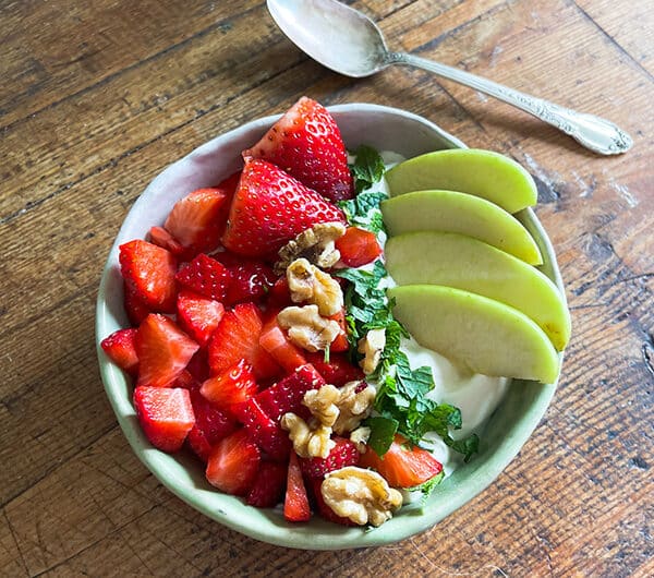 Mansikkajogurttikulho