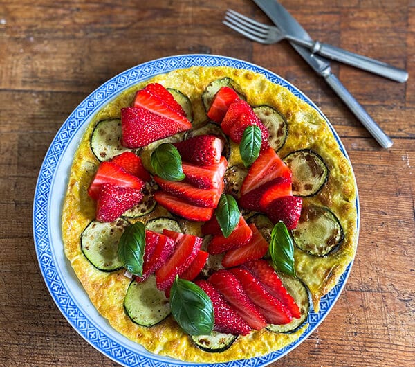 Mansikoita ja kesäkurpitsaa