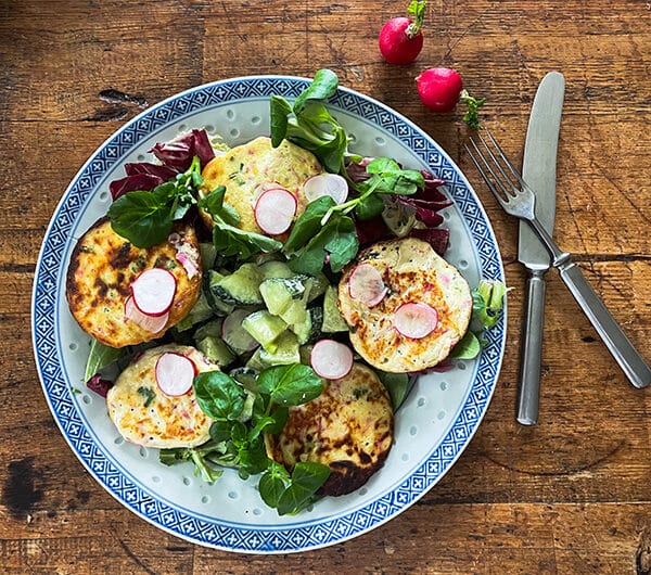 Retiisi-ricottapihvit ja kurkkurelissi