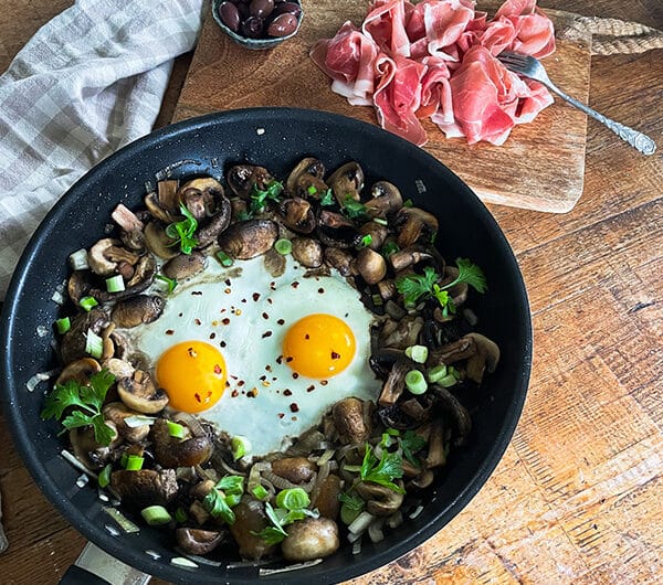 Herkkusienet al ajillo ja serranon kinkkua