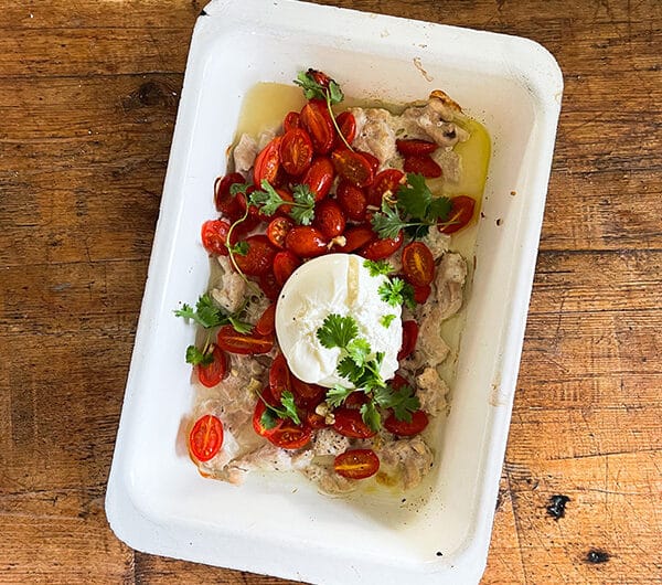 Paahdetut tomaatit ja burrata