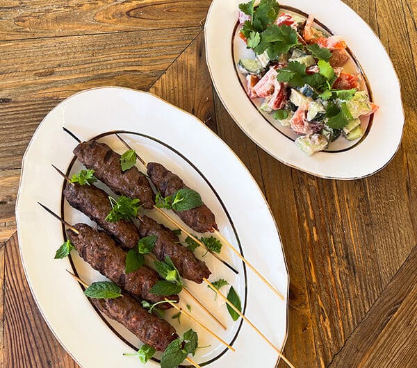 Luylle kebab ja georgialainen salaatti