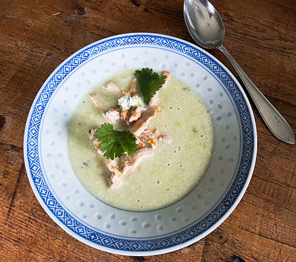 Purjokeitto sinihomejuustolla ja kanalla