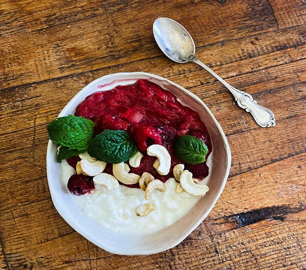 Raparperiraejuustoherkku