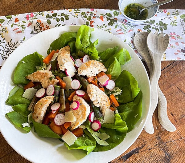 Varhaisvihannessalaatti