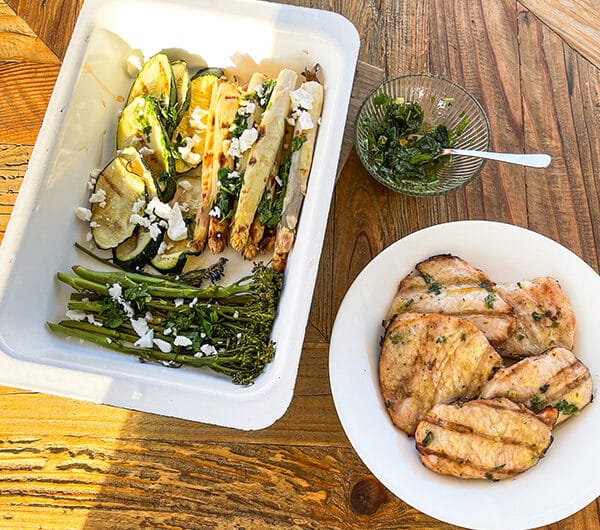 Yrttiset grillikasvikset ja kyljykset