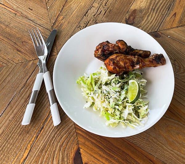 Kanankoivet ja lime-coleslaw