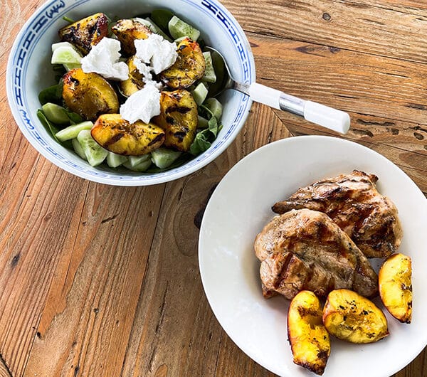 Grillattu nektariinisalaatti