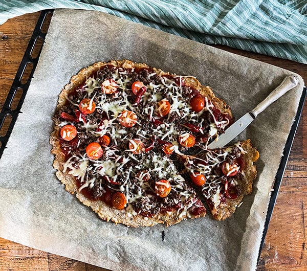 Pizza juustopohjalla (munaton)