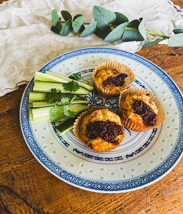 Cheddar-pekonimuffinit